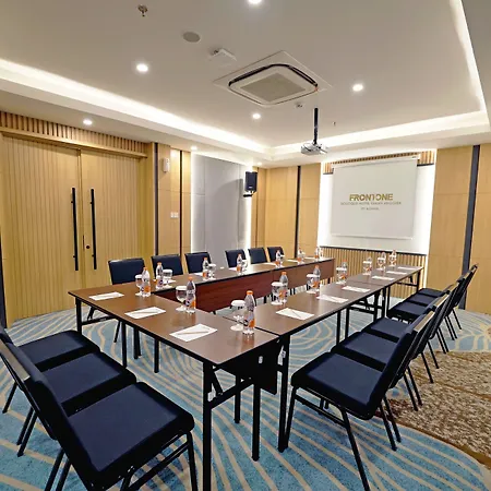 Front One Boutique Hotel Taman Anggrek-3