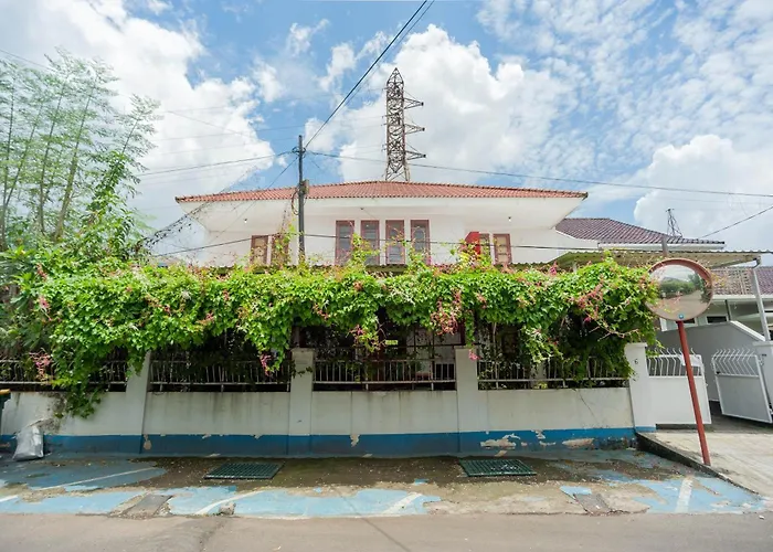 OYO 1941 Aaa Residence Syariah Jakarta